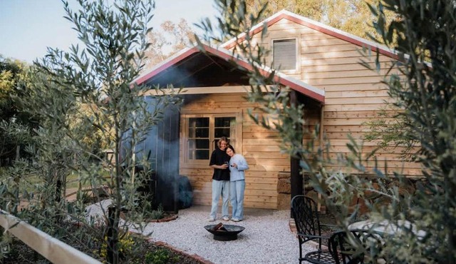 Orchard Cottage - Romantic Bushland Wellness Retreat