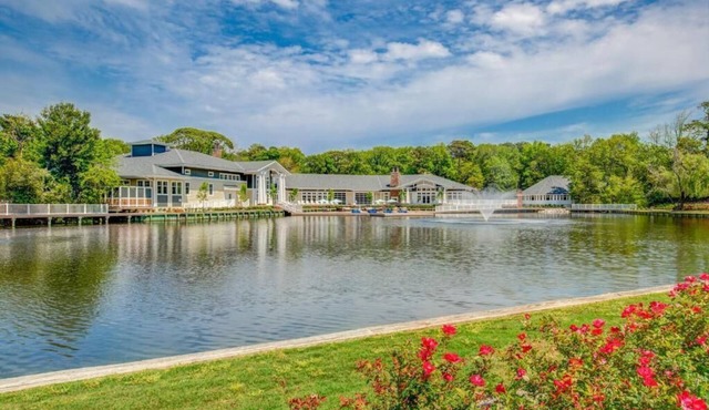 Outer Banks NC | Couples Beach Escape | Pool & Waterpark