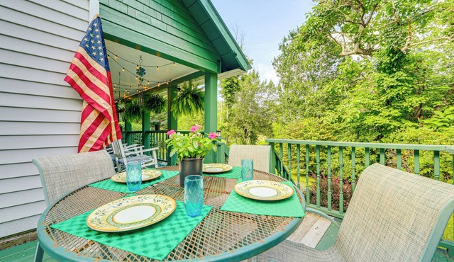 Pet-Friendly Smoky Mountain Getaway w/Fire Pit!