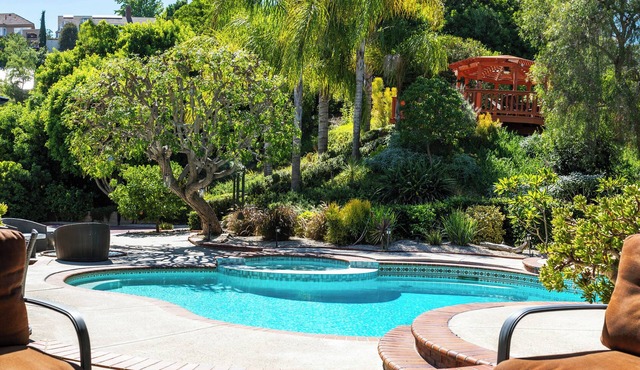 Pickleball & Hot tub. Your 5-Star Resort Home!