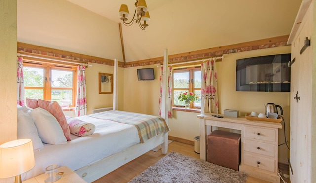 Pond Cottage, Egerton