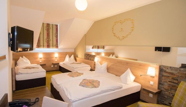 Quadruple Room with Shower, Toilet - Hotel Dollinger