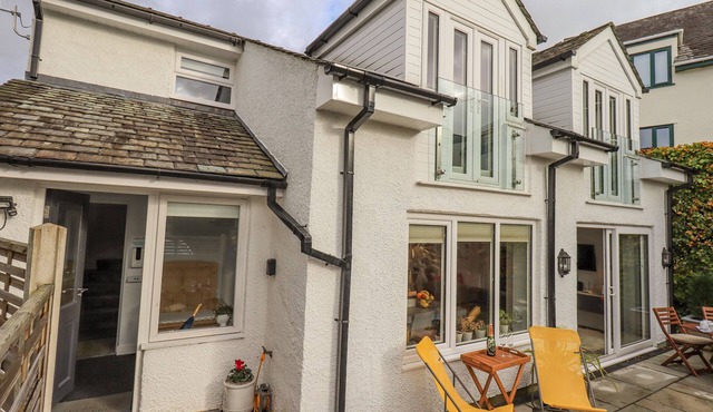 QUARRY END, with a garden in Bowness-On-Windermere