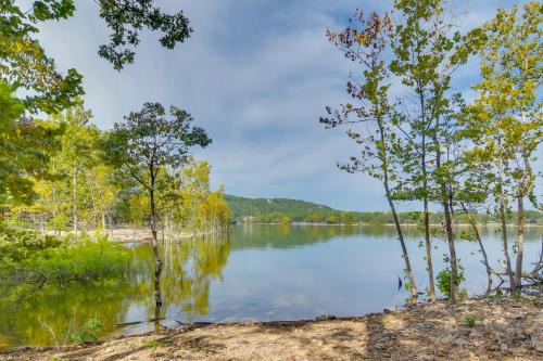 Relax Fireside! Hot Tub Haven on Table Rock Lake