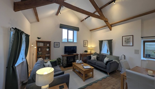 Rural retreat for 2 with private HOT TUB close to Exmoor and the Coast