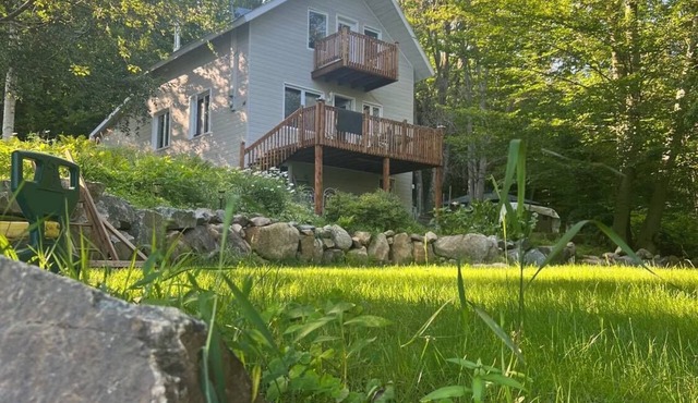 Rustic Villa | 3 Bedrooms, Fireplace, Pet-Friendly & Near Lac Maskinongé