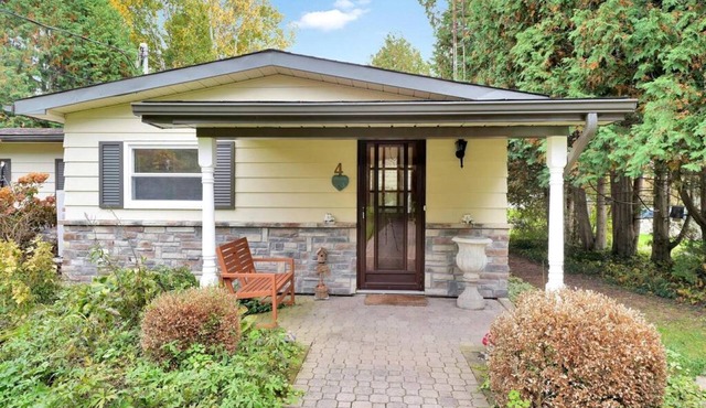 Rustic Family Cottage with Spectacular Sunset Views on Canal Lake, Near Kawartha Lakes, Ontario