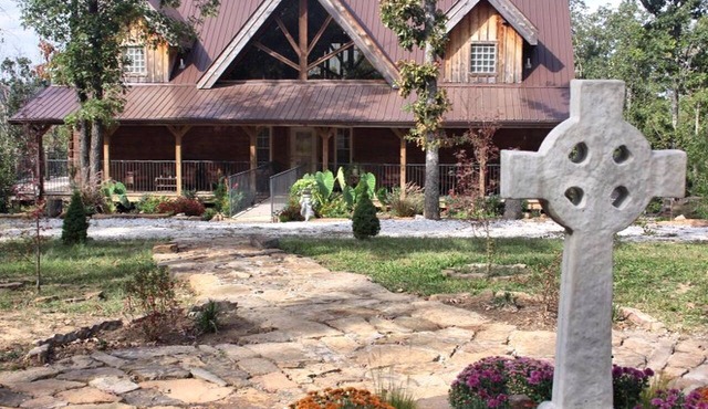 Rustic Room Rental for a Vacation near Harrison, Arkansas