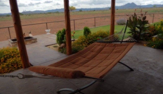 Rustic Western Experience With Hot Tub For Stargazing - No Extra Fees in Alpine