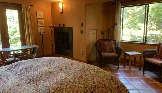Salt Spring Carriage House B&B in Salt Spring Island
