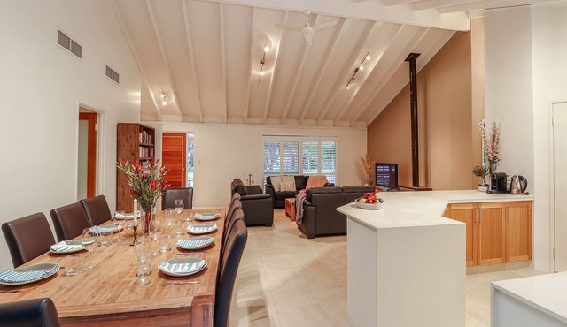 Seabreeze on Peppermint Drive, 200m from the beach, plenty of room for your boat