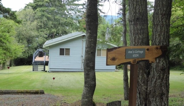 Seaside Cottage on Sooke Harbor