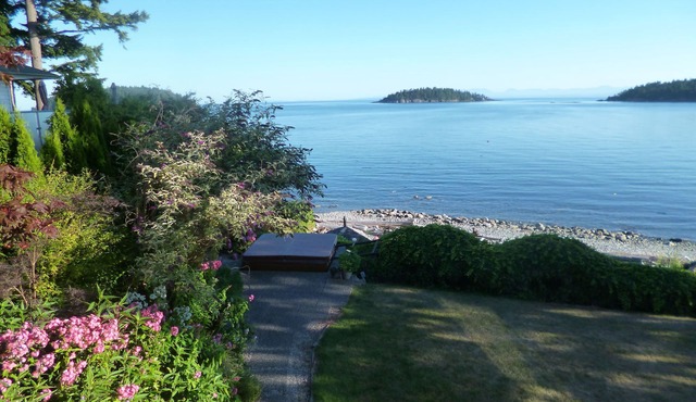 Sechelt Oceanfront Suite