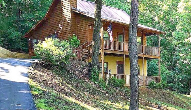 Second Heaven Cabin - Fireplace & Hot Tub