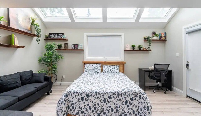 Single Bachelor unit en-suite in Waterloon in Waterloo