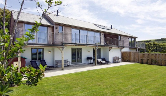 Sloopside - Bantham South Devon, perfect central village location close to beach