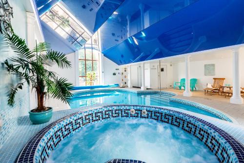 Smugglers Cottage converted Barn with Pool & Jacuzzi NR Lyme Regis