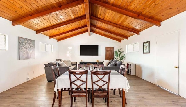 Spacious 4BR Retreat near Disneyland & Beaches