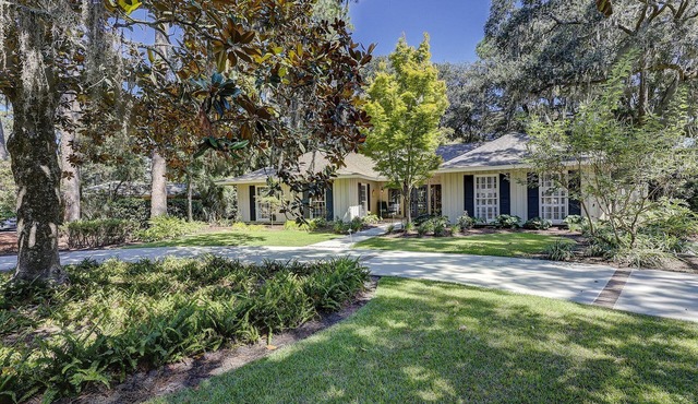 Spacious 4BR Sea Pines home in Hilton Head Island, perfect for family getaways.