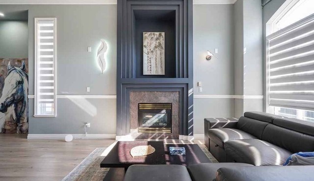 Spacious 5 bed 4 bath in Delta/Surrey centrally located close to mall,restaurant
