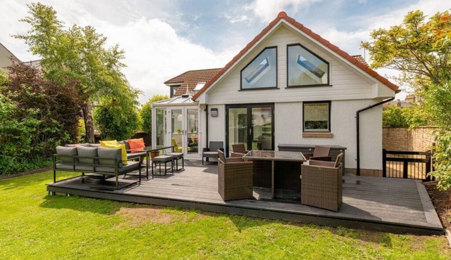 Spacious 5‑Bedroom Crail Coastal Home with Garden, Parking, Games Room & Walk to Harbour