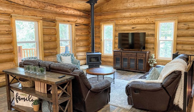 Spacious Comfortable Cabin in Divide