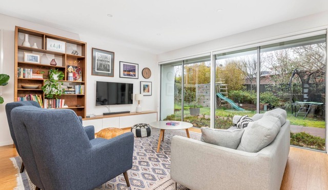 Spacious Family Home Near Mt. Stromlo