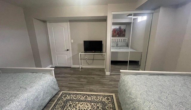 Spacious guest unit close to all aminities