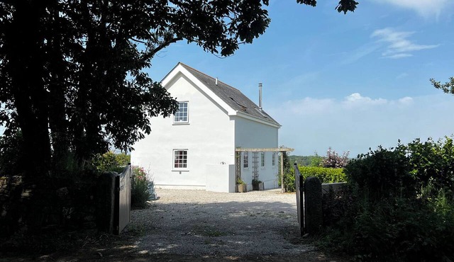 SPIRES, pet friendly, character holiday cottage in Carnon Downs