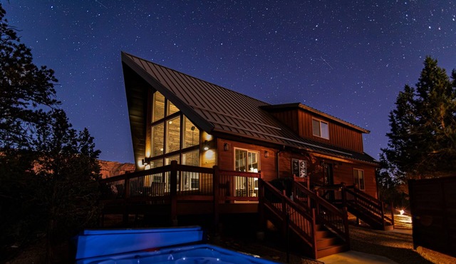 Stargazer Cabin | Private Hot tub | Zion NP