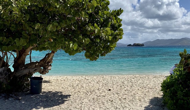Studio - Walking distance to Sapphire Beach, has Generator
