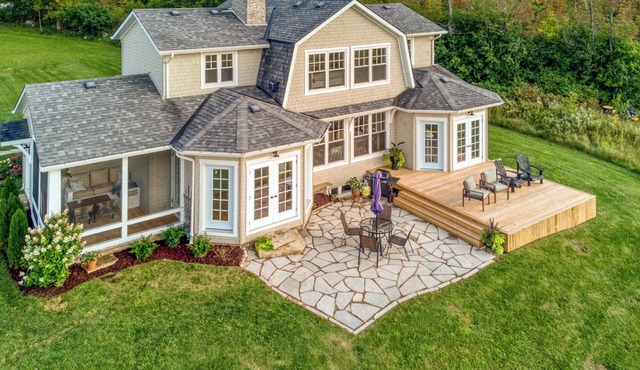 Stylish Capecod Country Villa on 35 beautiful acres