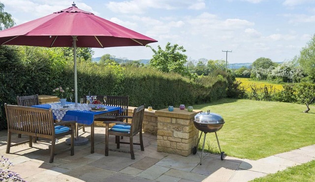 Swallows Rest Cottage - sleeps 6 guests in 4 bedrooms