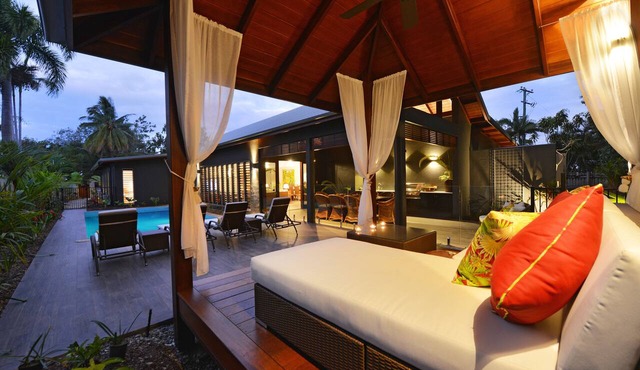 The Bahama House, Luxury by the beach.