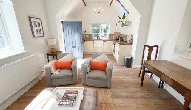 The Dairy cottage with garden and parking