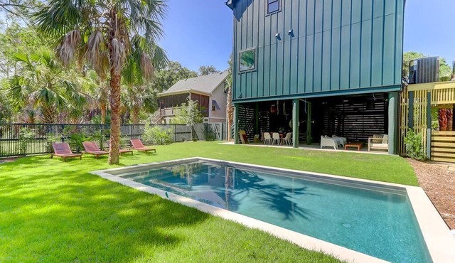 The Fish! Most Unique High-End Luxury Rental w/Private Pool On Folly Beach!