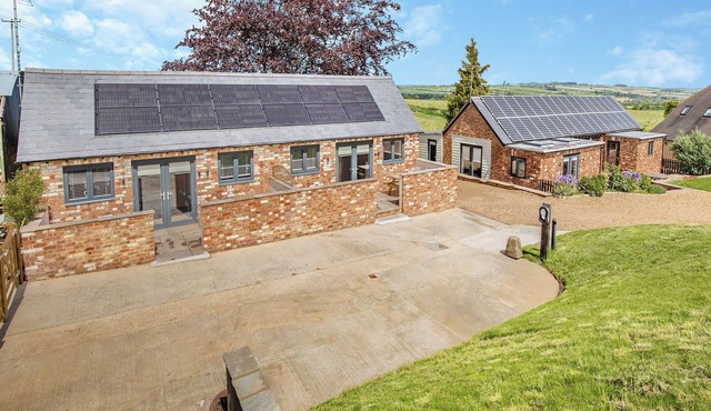 The Old Stables 2 - UK46683