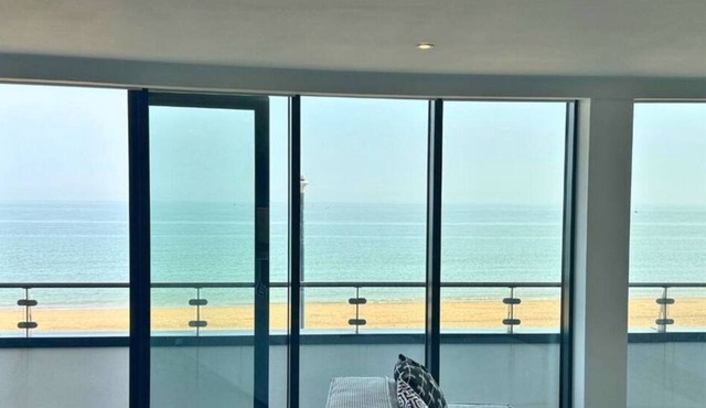 This apartment is a 2 bedroom(s), 2 bathrooms, located in Ramsgate, England.