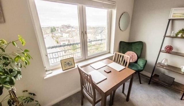 Tranquil 2Bed/2Bath Duplex Falkirk