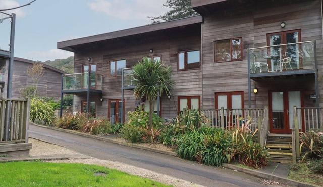 TREBURGETT, pet friendly, country holiday cottage in Porthtowan