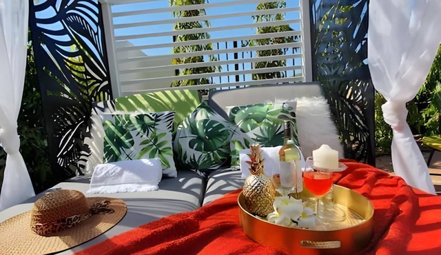 Tropical 4 BDR Townhouse in the Gardens/Secure Parking, Spa