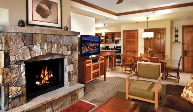Valdoro Mountain Lodge 2br -Breckenridge Colorado, SPA & Private Patio Hot Tub