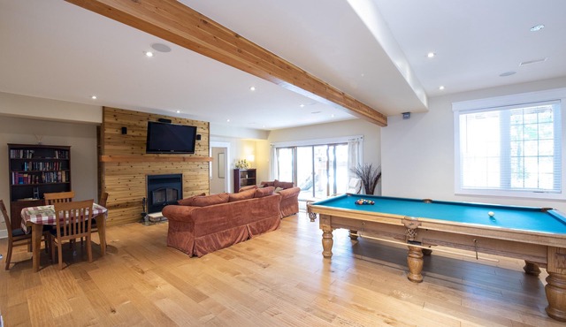 Very spacious and elegant, neat, executive apartment c/w hot tub and pool table.