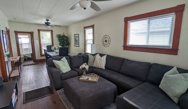 Vicky's Place - 3 bed, 1-bath, Pet Friendly w/Yard & Parking