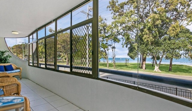 Views, Pool, Air-conditioning In Bongaree