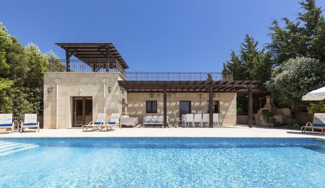 Villa Nicodemus - Four Bedroom Resort, Sleeps 8