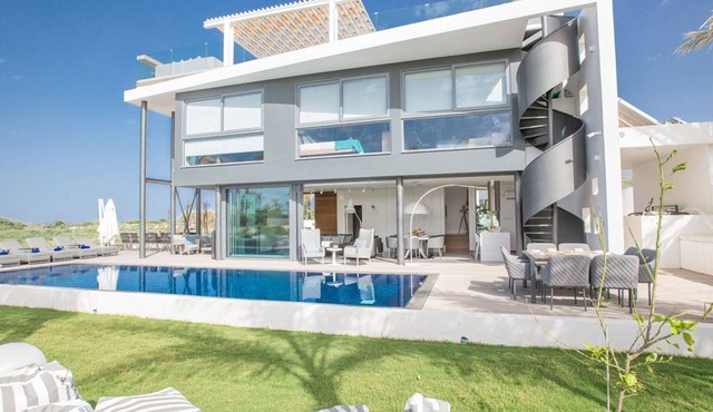 Villa Papadopo - Luxury 3 Bedroom Villa with Private Pool, Hot Tub and Sea Views