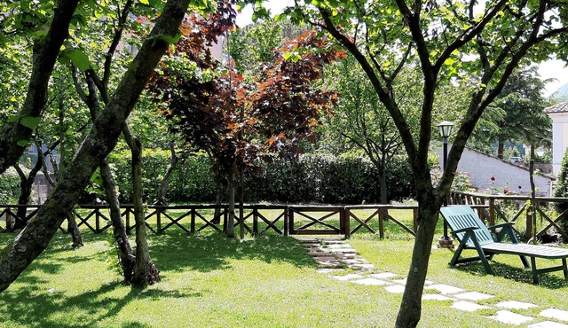 Vintage villa nestled in the green between the Amalfi Coast and Cilento.