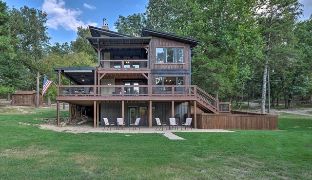 Waterfront Beaver Lake Hideaway w/Kayaks & More!