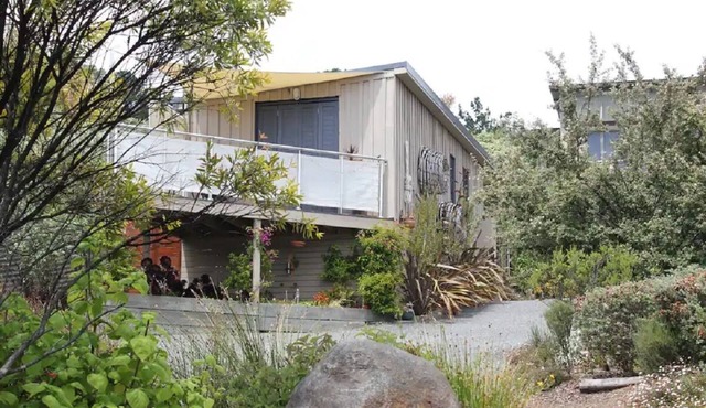 Waterfront Self Contained Accommodation Overlooking Marina